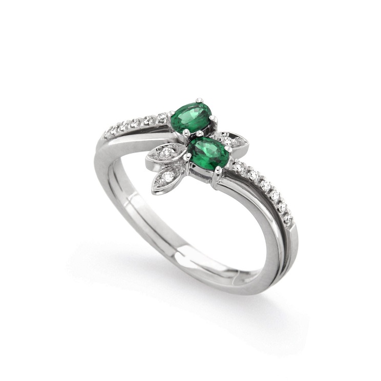 Inel din aur 18K cu smaralde 0,36 ct. si diamante 0,08 ct., model Orsini 2452G-S3X4 Inel din aur 18K cu smaralde 0,36 ct. si diamante 0,08 ct., model Orsini 2452G-S3X4