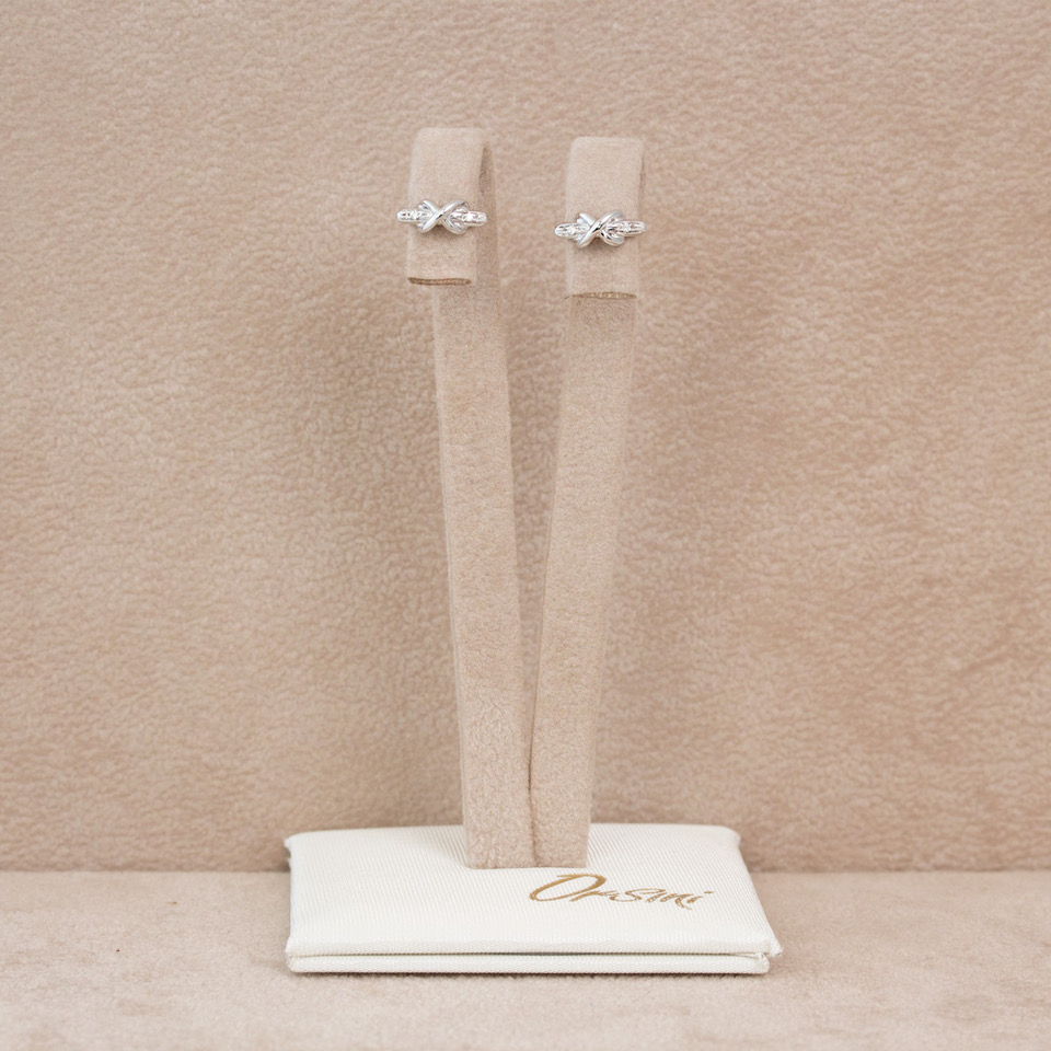 Cercei din aur 18K cu diamante 0,02 ct., model Orsini 00272BL Cercei din aur 18K cu diamante 0,02 ct., model Orsini 00272BL