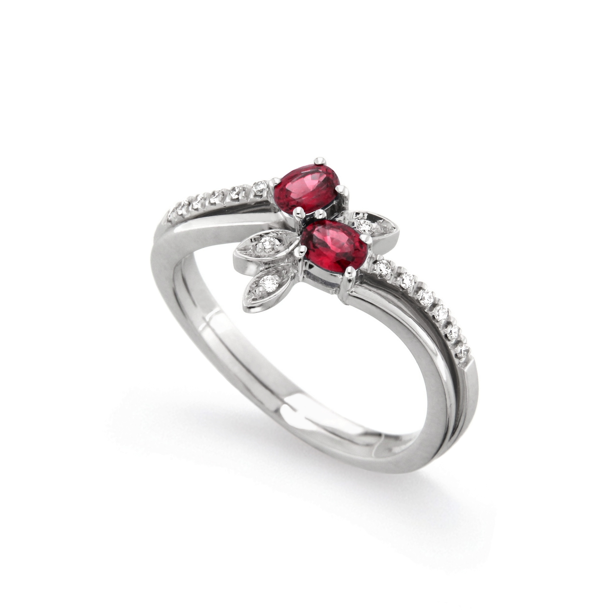 Inel din aur 18K cu rubine 0,50 ct. si diamante 0,08 ct., model Orsini 2452G-R3X4 Inel din aur 18K cu rubine 0,50 ct. si diamante 0,08 ct., model Orsini 2452G-R3X4