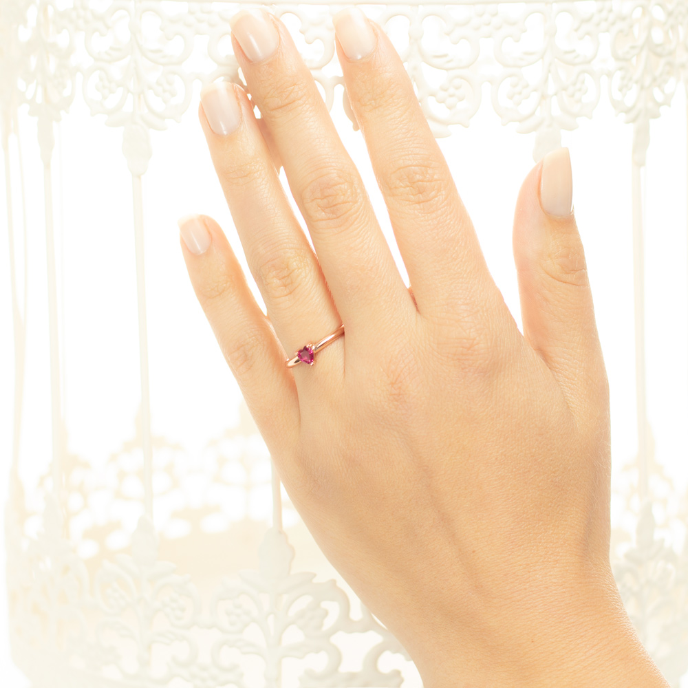Inel din aur 18K cu rubin in forma de inima 0,48 ct., model Orsini 2855G-R Inel din aur 18K cu rubin in forma de inima 0,48 ct., model Orsini 2855G-R